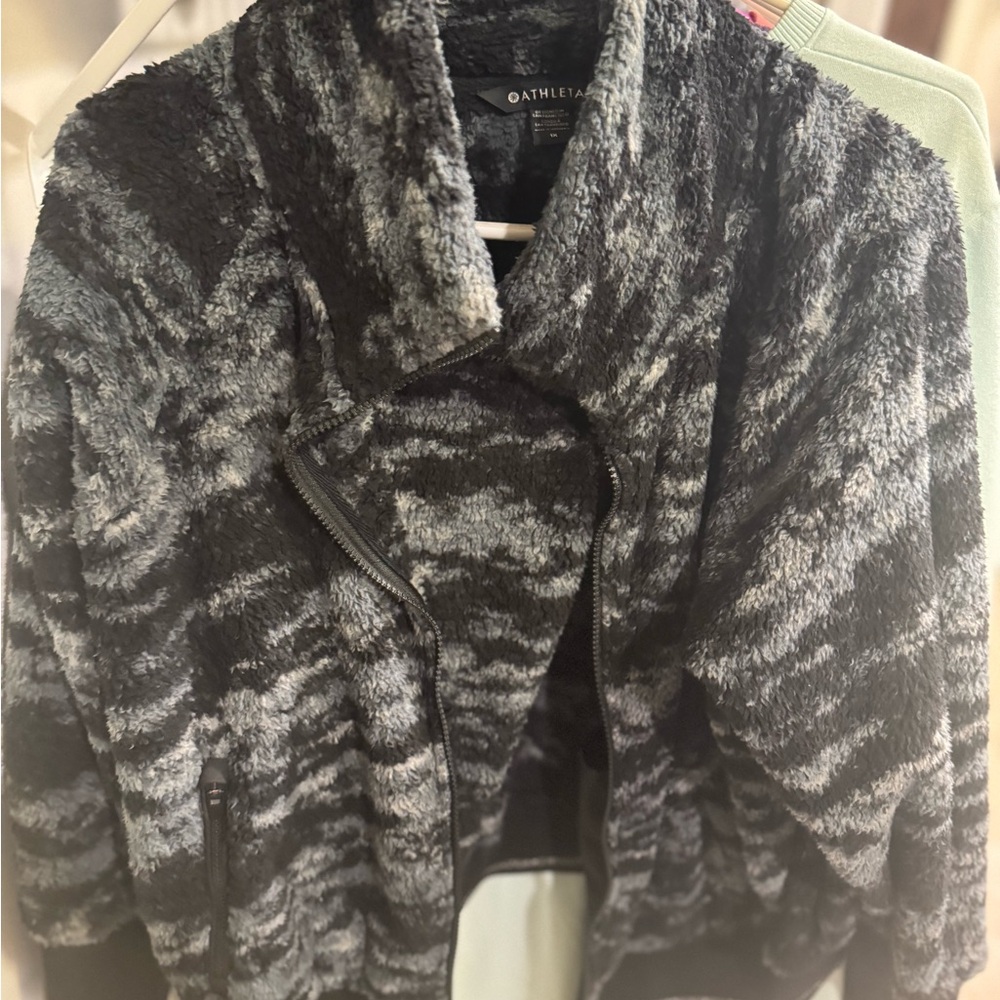 Athleta Women's Textured Black and Gray Teddy Jacket
